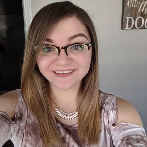 Meet your Posher, Makayla